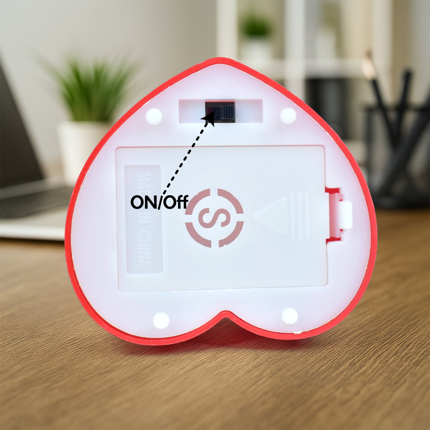 Cute Romantic Couple Love Showpiece With Heart Frame (1 Pc)